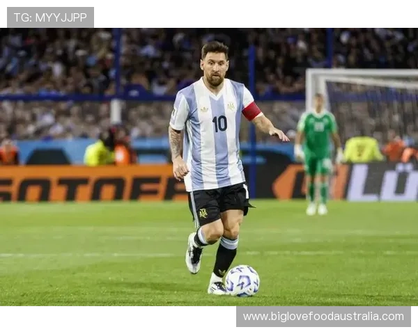 梅西重返巴萨引发热议 球迷期待新赛季奇迹与挑战